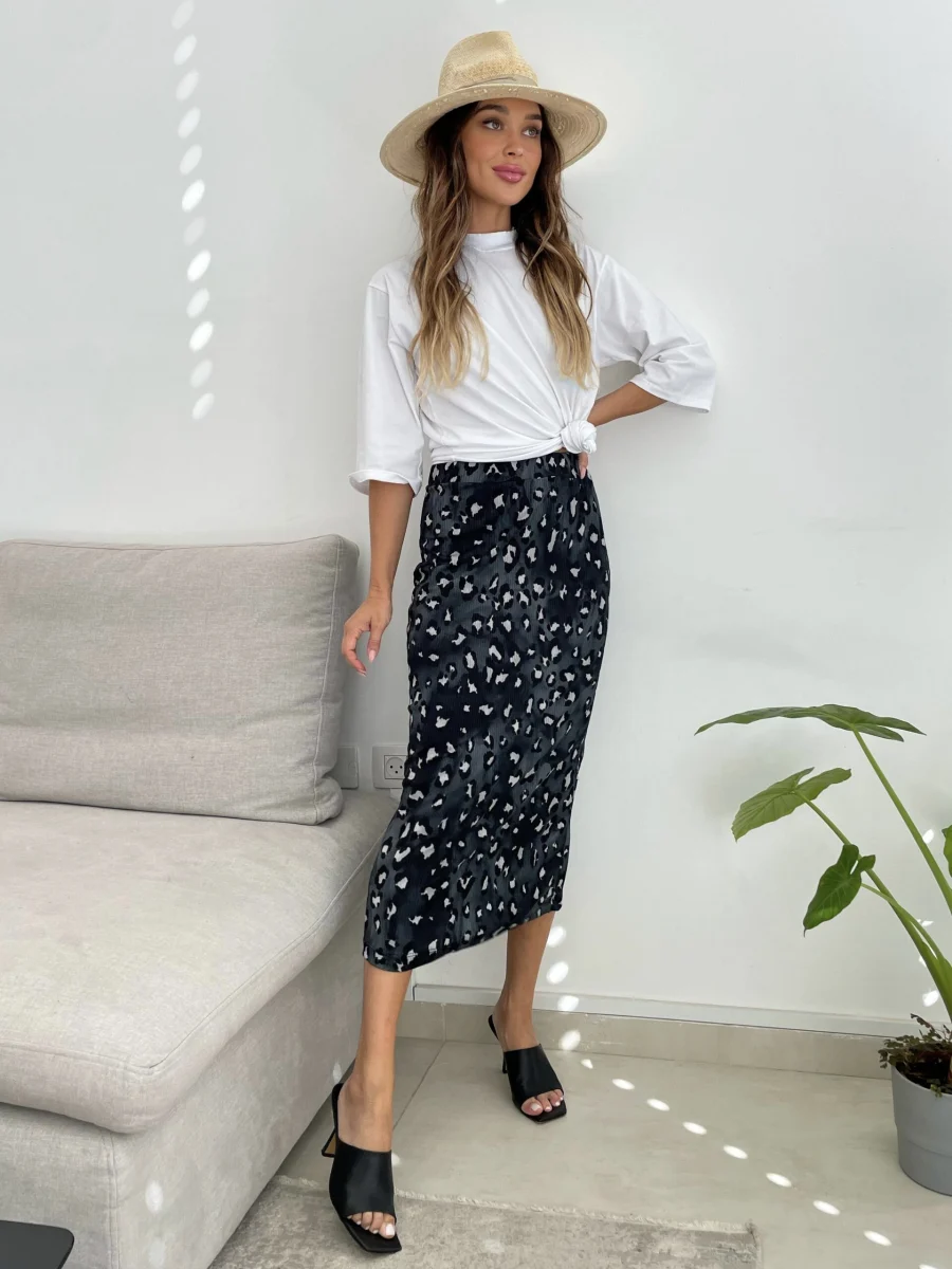 IMG_5765 חצאית ריי מנומר שחור – תמונה 1