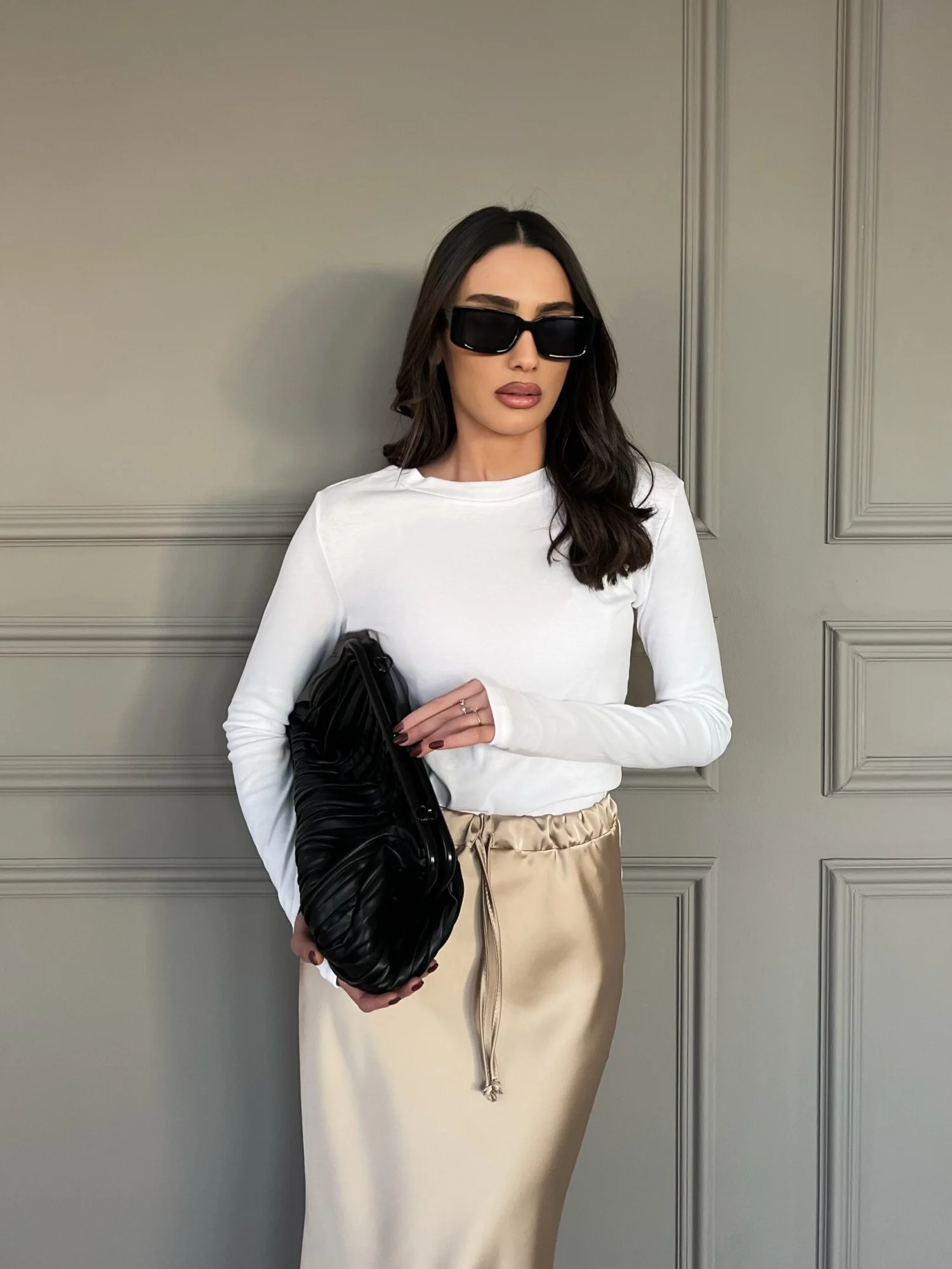 Facetune_29-11-2023-10-19-44 Glove T-Shirt - White - Image 1