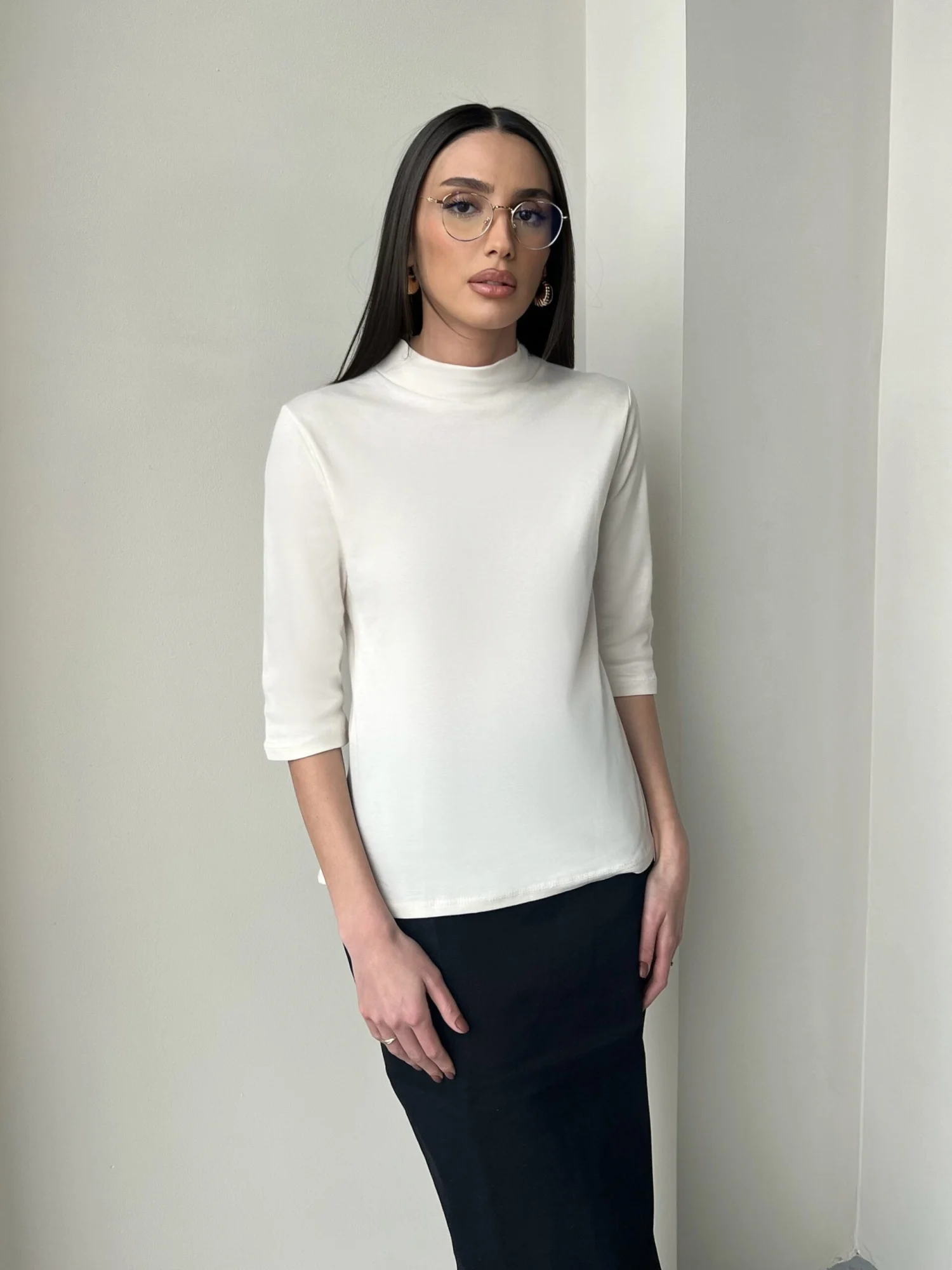 Facetune_17-12-2023-08-03-51 Keni T-Shirt - Cream - Image 1