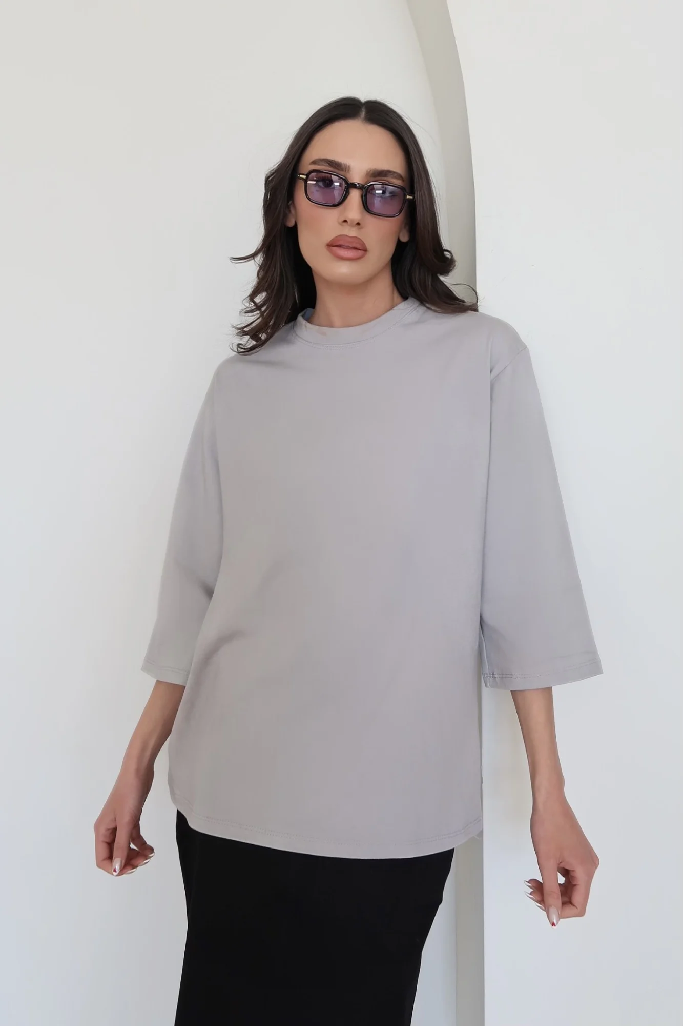 Facetune_31-03-2024-16-45-25 טי שרט סול אפור בהיר – תמונה 1
