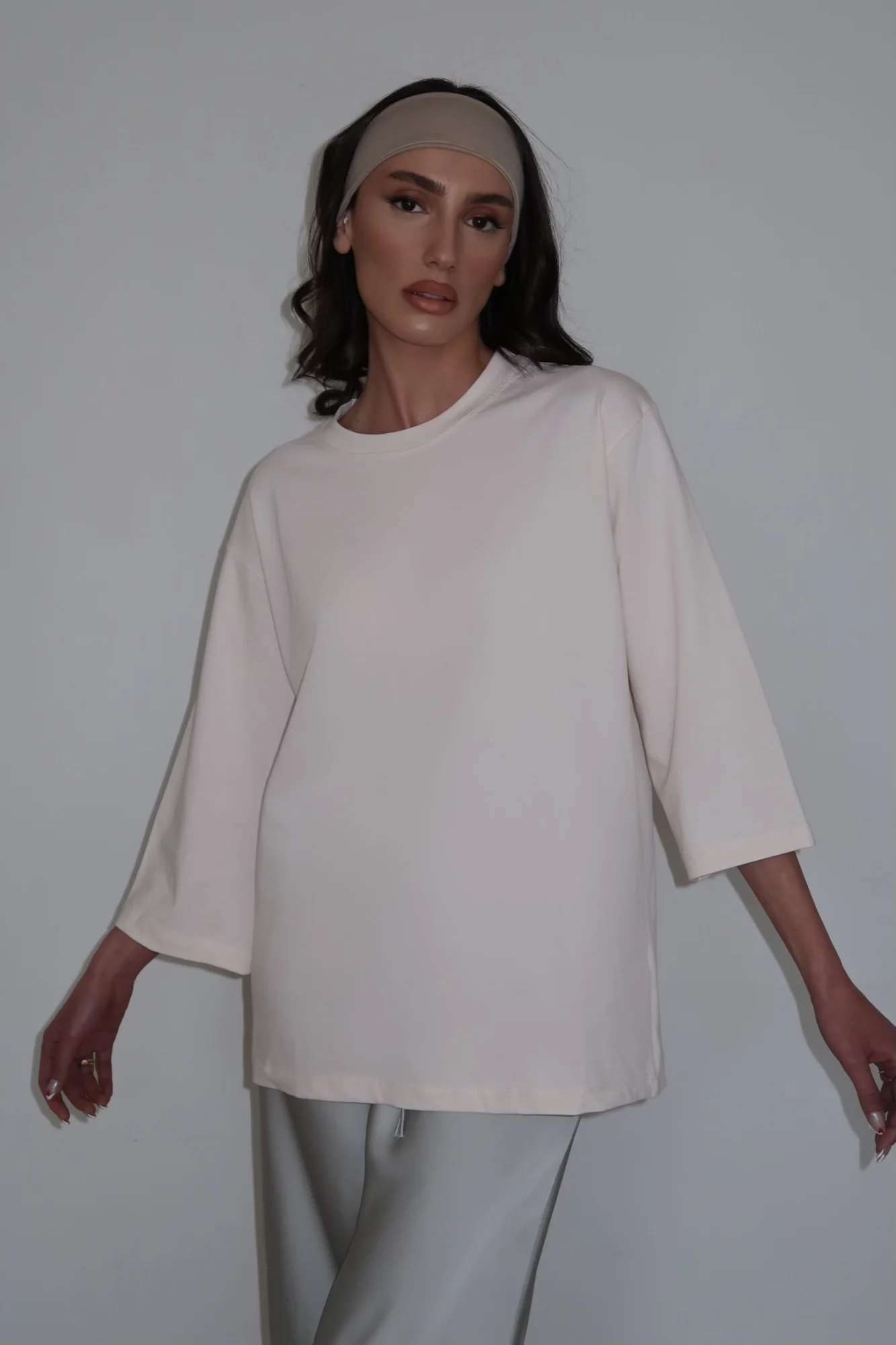 Facetune_31-03-2024-17-56-31 טי שרט סול שמנת – תמונה 1