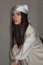 חצי כיסוי ראש לבן פרחוני