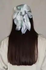 ⁦חצי כיסוי ראש לבן פרחוני⁩ – תמונה ⁦2⁩