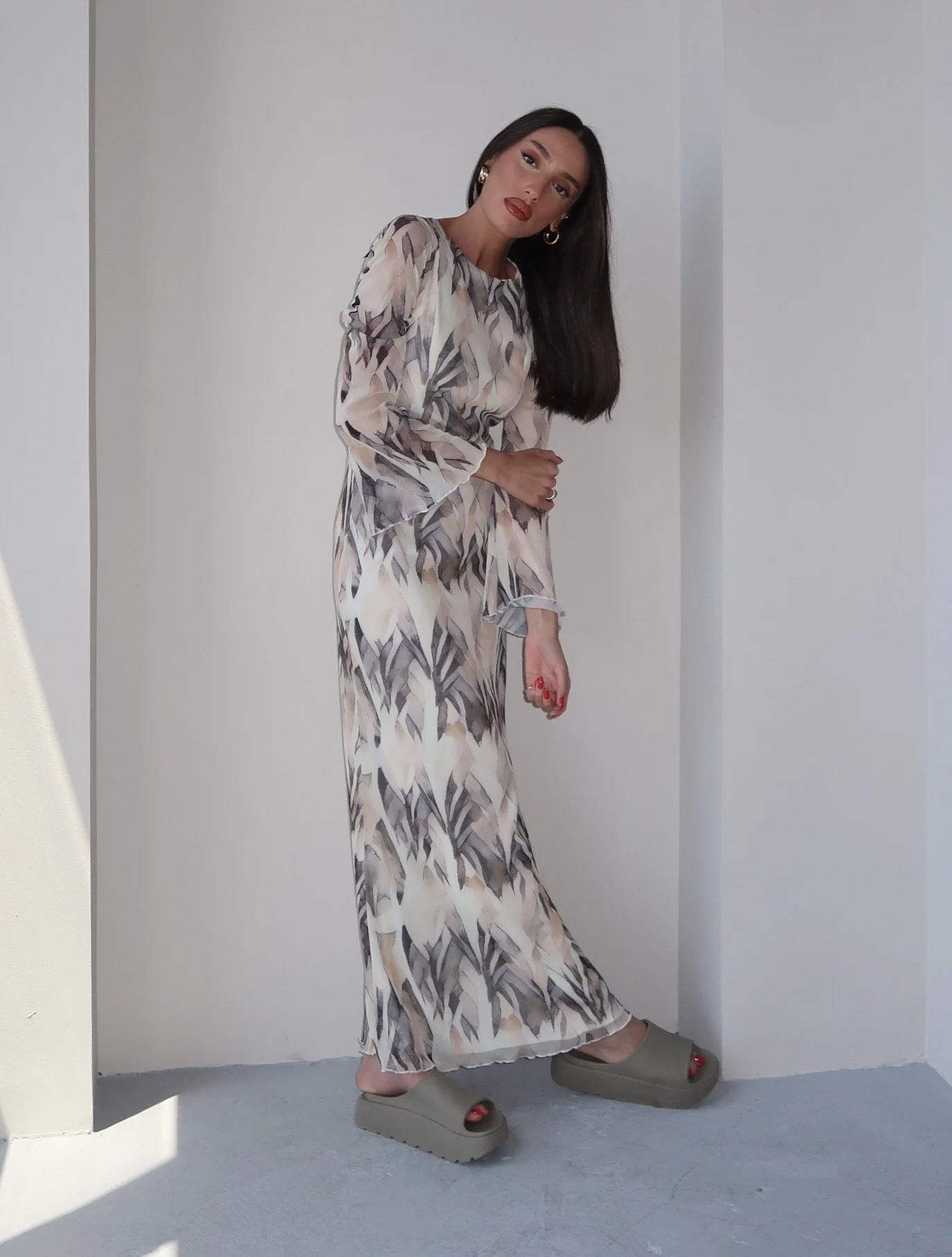 שמלת סאם שמנת (1) שמלת סאם שמנת – תמונה 1