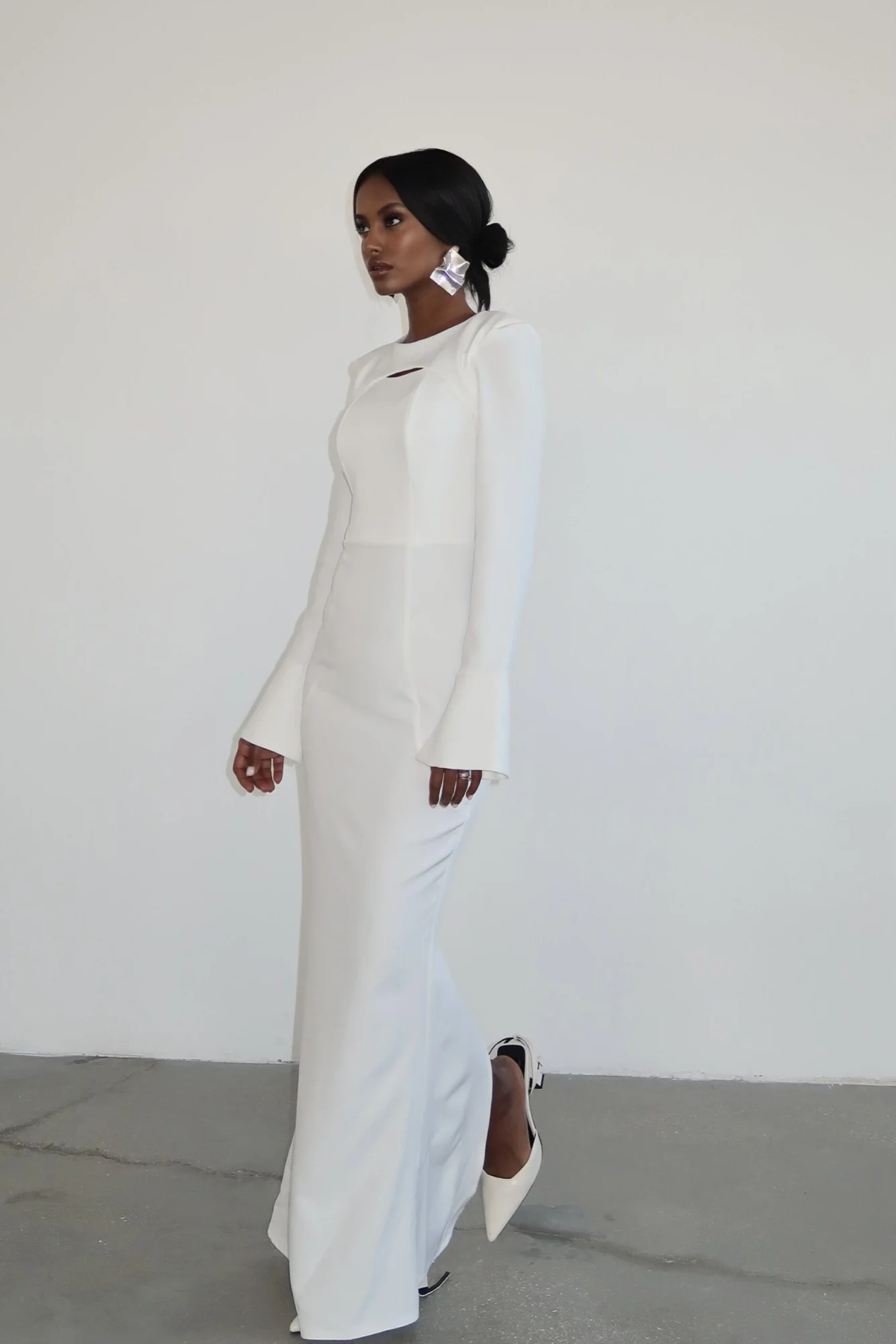 Facetune_17-11-2024-10-00-19 Aya Dress - White - Image 1