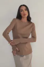 טי שרט כפפה חום