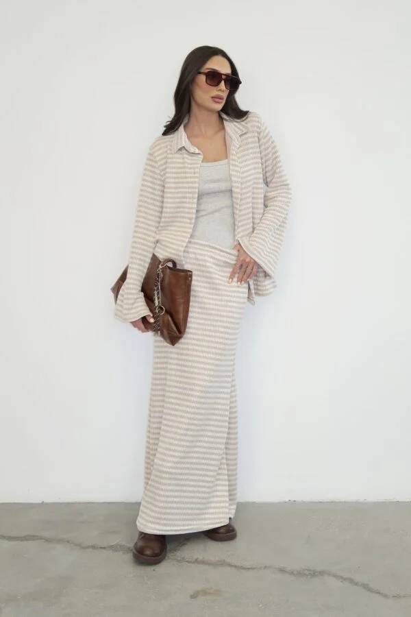 חליפת פסים קרם