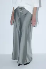 ⁦חצאית מורגן ירוק מטאלי⁩ – תמונה ⁦2⁩
