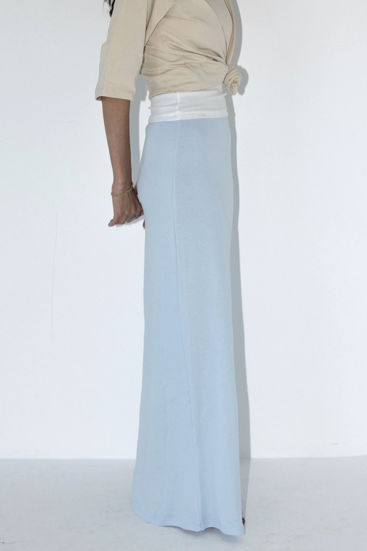 חצאית בייסיק תכלת_1 Basic Skirt - Sky Blue - Image 1
